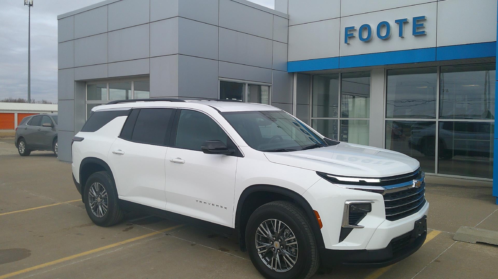 2025 Chevrolet Traverse LT