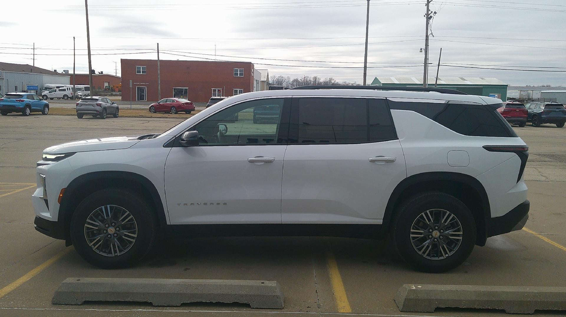 2025 Chevrolet Traverse LT