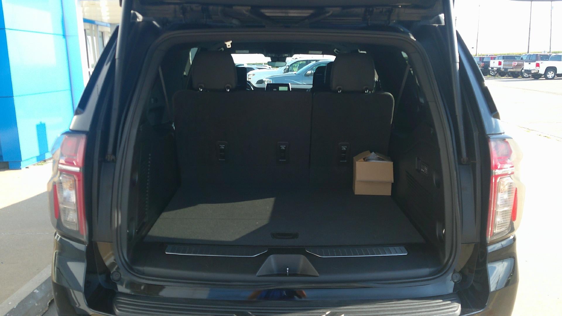 2023 Chevrolet Suburban High Country