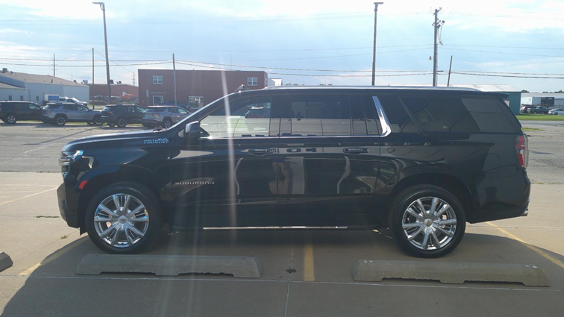 2023 Chevrolet Suburban High Country