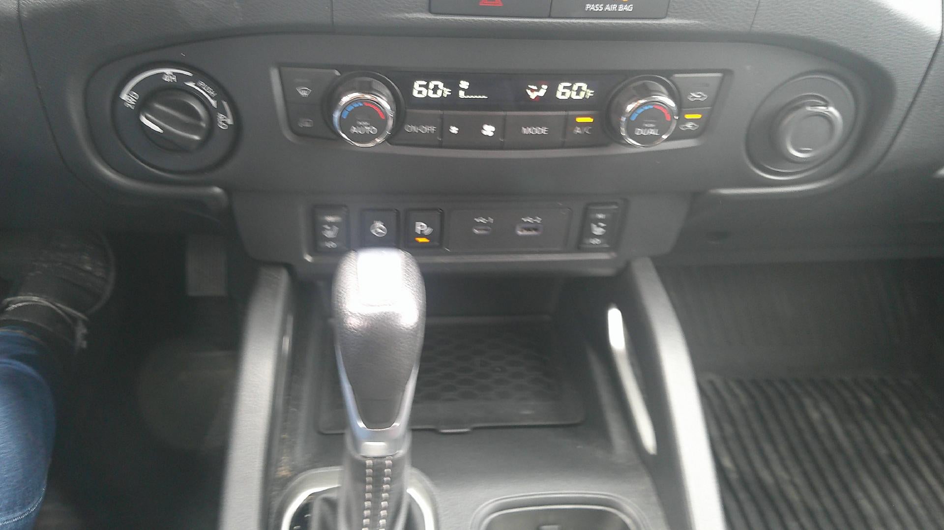 2023 Nissan Frontier SV