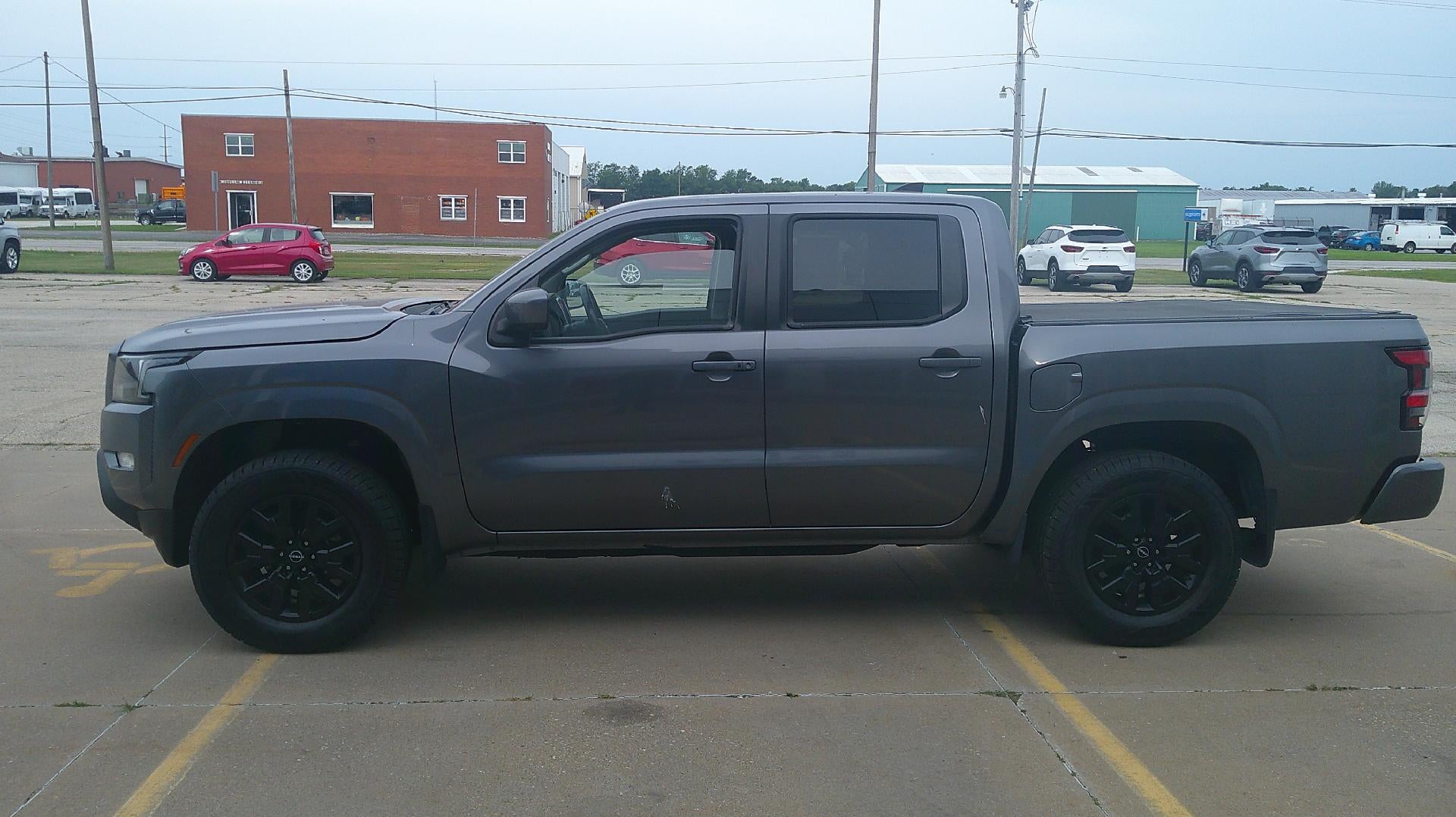 2023 Nissan Frontier SV