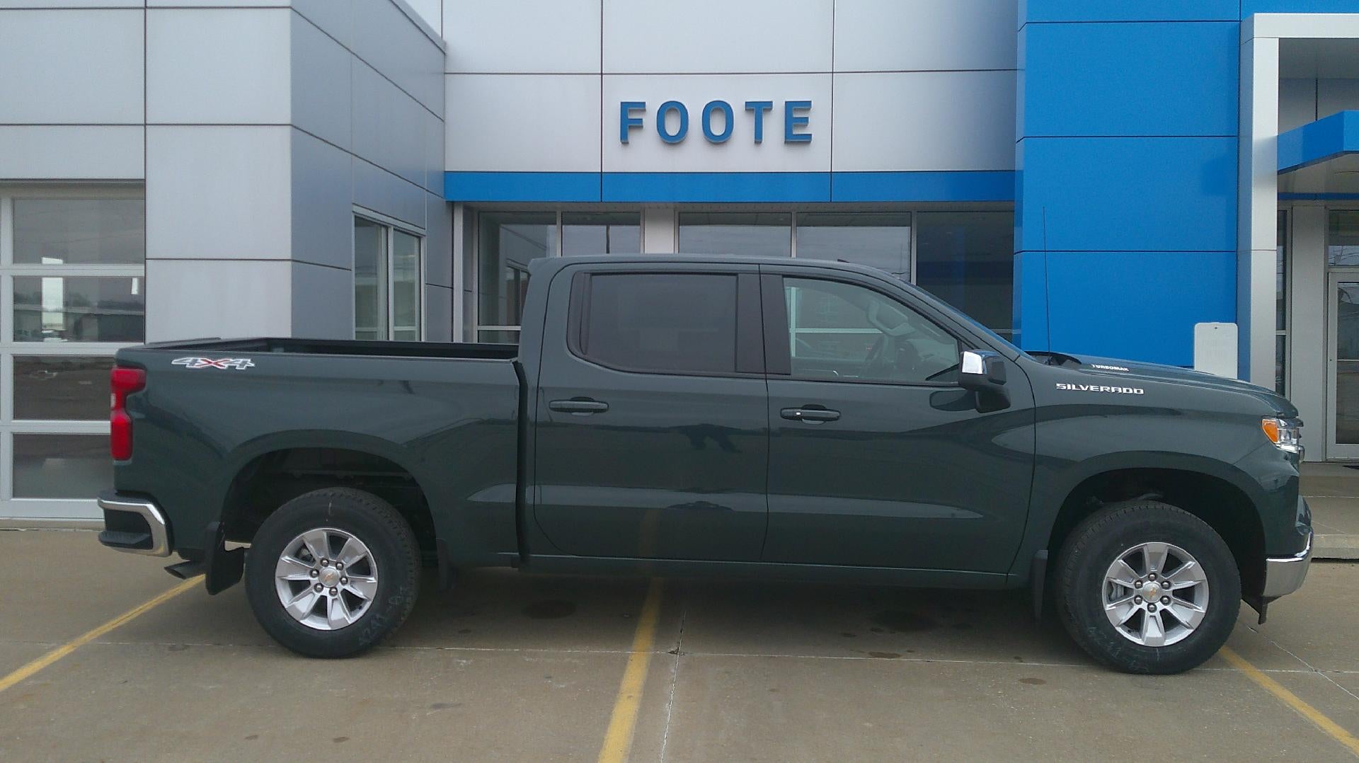 2025 Chevrolet Silverado 1500 LT