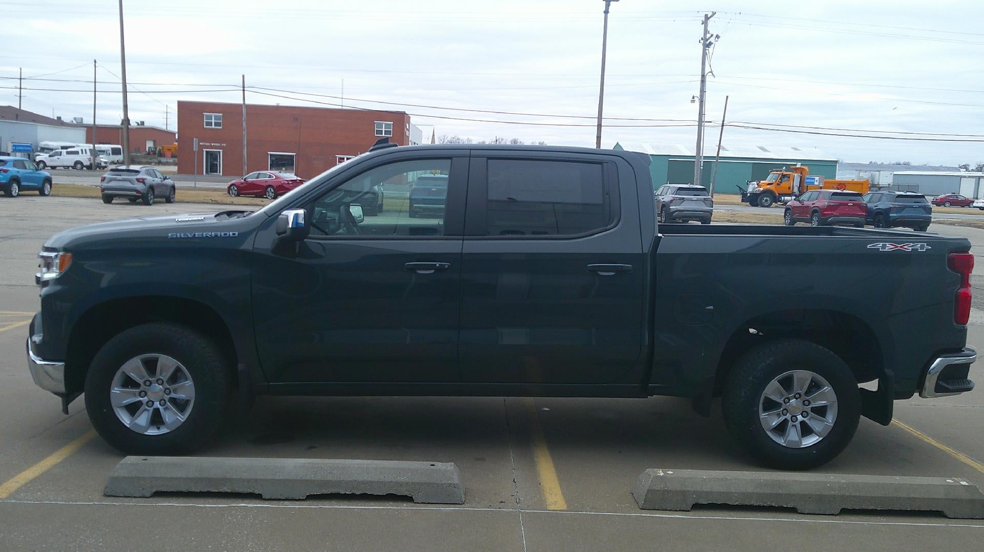 2025 Chevrolet Silverado 1500 LT