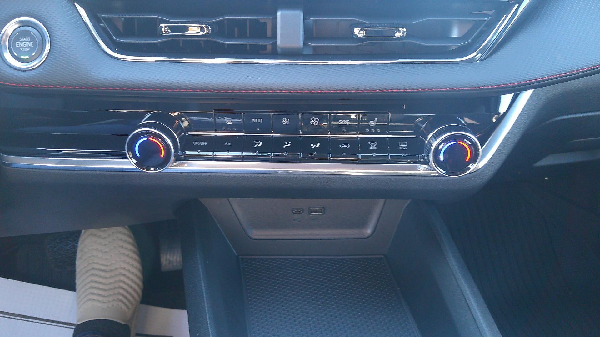 2027 Chevrolet Equinox RS - Photo 13